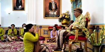 Peringati Idulfitri, Ratusan Abdi Dalem Kraton Surakarta Hadiningrat Hadiri Tradisi Sungkeman Pangabekten